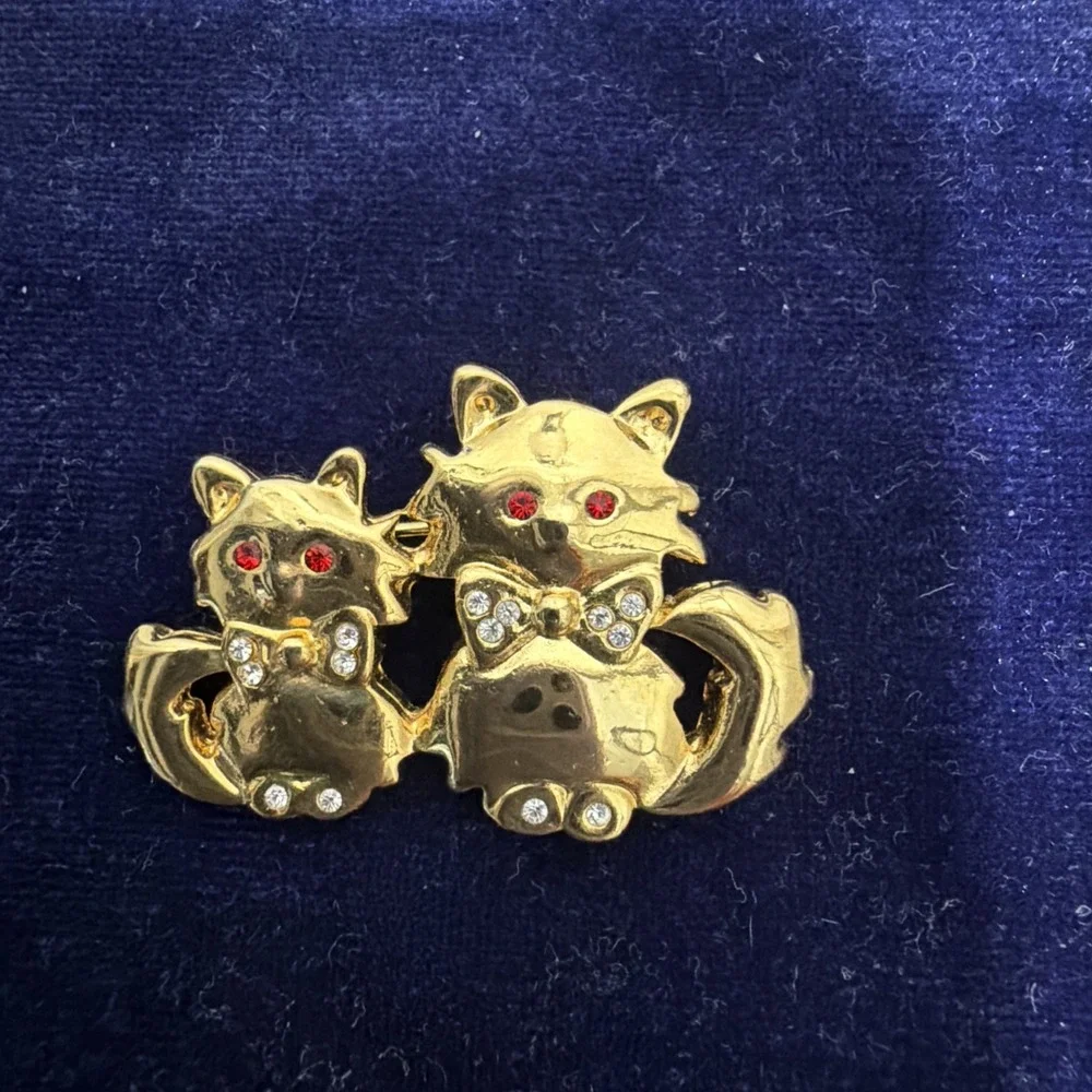Vtg Figural Brooch Kitten Cat Red Clear Rhinestone Gold Tone
